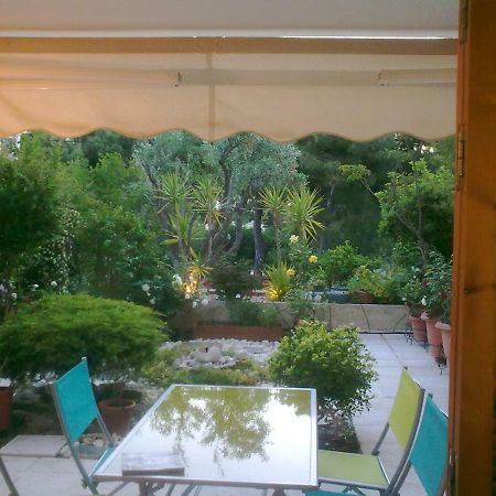 Comfortable Garden Apt Near Vouliagmeni Beach Aten Exteriör bild