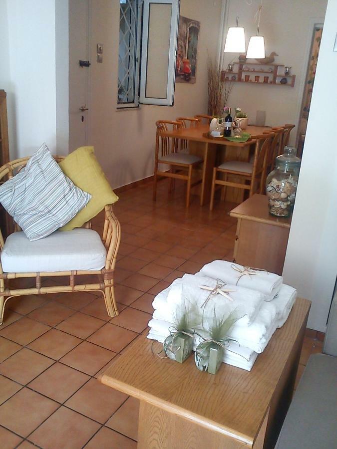 Comfortable Garden Apt Near Vouliagmeni Beach Aten Exteriör bild