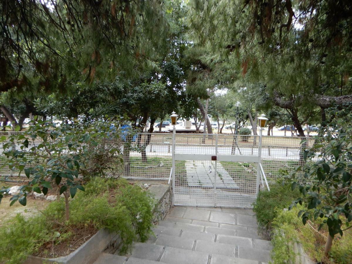 Comfortable Garden Apt Near Vouliagmeni Beach Aten Exteriör bild